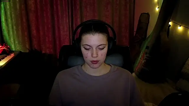 CutieAnny online show from 04.06.26