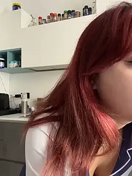 Snapshot of YumiLux chatting on 05.16.26 YumiLux online show from 05.16.26