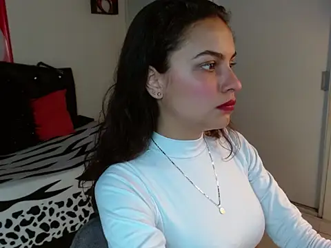 Skylovershot online show from 11.18.25