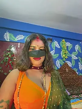 Snapshot of V-Hot-Sweti chatting on 07.27.26 V-Hot-Sweti online show from 07.27.26