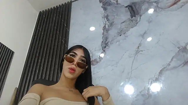 CamelyHott online show from 10.12.25