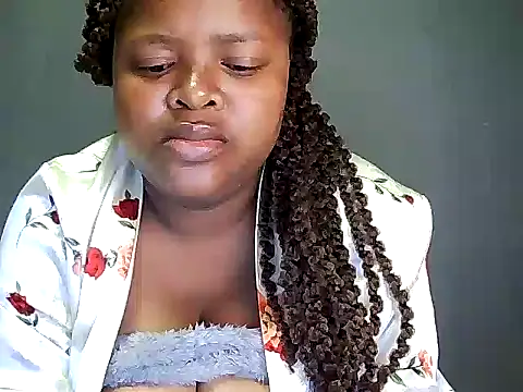 Snapshot of MegaBustyQueen chatting on 09.08.25 MegaBustyQueen online show from 09.08.25