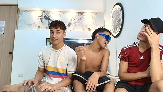 Snapshot of GRETTY_BOYS chatting on 10.20.25 GRETTY BOYS online show from 10.20.25