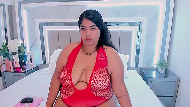 JuliethaVillalobos online show from 11.19.25