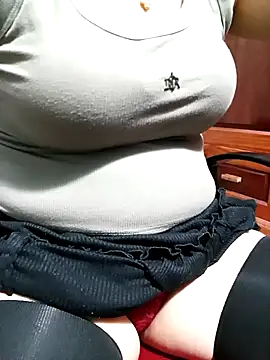 Snapshot of Tasu774 chatting on 02.14.26 Tasu774 online show from 02.14.26