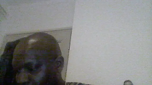 Snapshot of DapplingGesture chatting on 05.12.26 DapplingGesture online show from 05.12.26