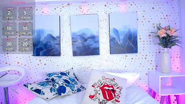 Snapshot of Emily_Vaughan chatting on 11.23.25 Emily Vaughan online show from 11.23.25