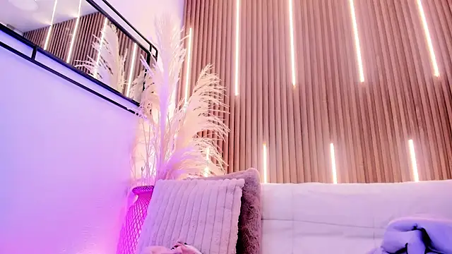 ArianaSantana online show from 12.13.25