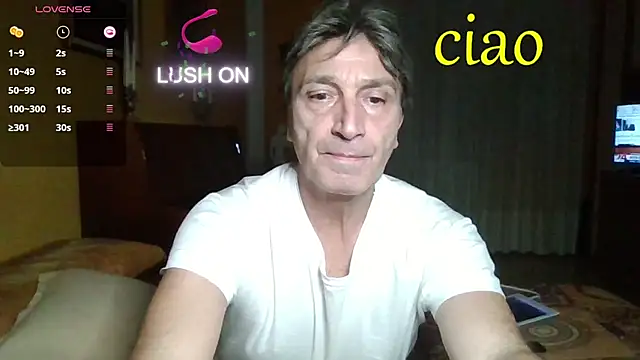 Snapshot of lattediyak chatting on 12.03.25 lattediyak online show from 12.03.25