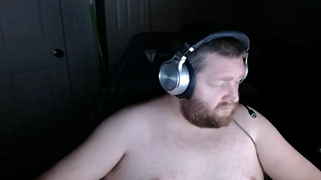 Snapshot of NeedyGlister chatting on 09.30.25 NeedyGlister online show from 09.30.25