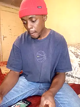 Snapshot of Hluga_25 chatting on 09.24.25 Hluga 25 online show from 09.24.25