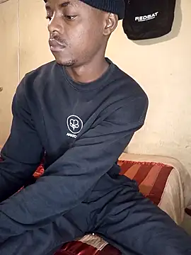 Snapshot of Hluga_25 chatting on 10.20.25 Hluga 25 online show from 10.20.25