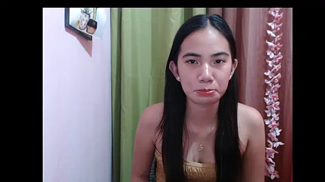 Snapshot of Shy_SexyLady chatting on 10.22.25 Shy SexyLady online show from 10.22.25