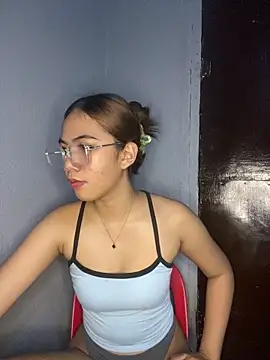 Snapshot of Shy_SexyLady chatting on 04.29.26 Shy SexyLady online show from 04.29.26