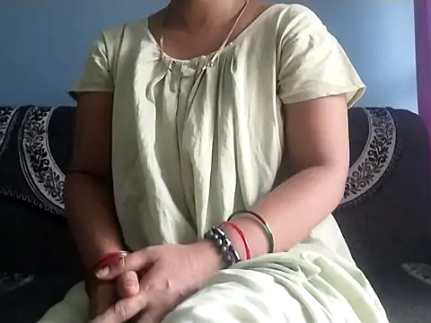 NehaQn online show from 09.13.25