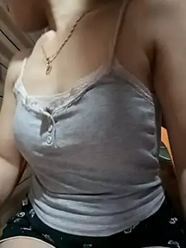 Snapshot of LucyyLy chatting on 06.14.26 LucyyLy online show from 06.14.26