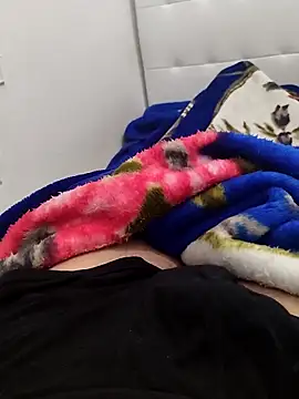 Snapshot of Yazaza1999 chatting on 09.27.25 Yazaza1999 online show from 09.27.25