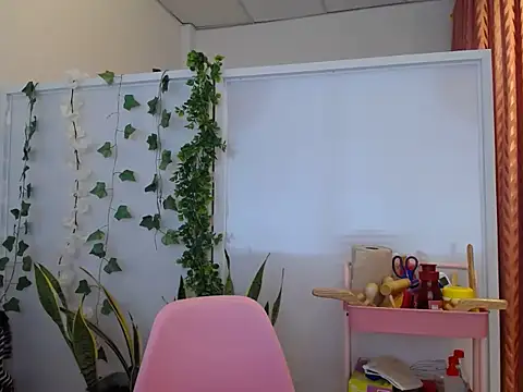 Snapshot of Manuela_lara_ chatting on 09.11.25 Manuela lara online show from 09.11.25