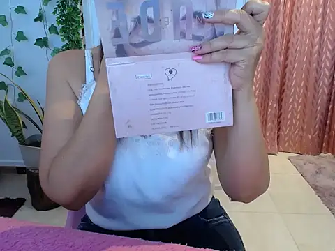 Snapshot of Manuela_lara_ chatting on 09.13.25 Manuela lara online show from 09.13.25