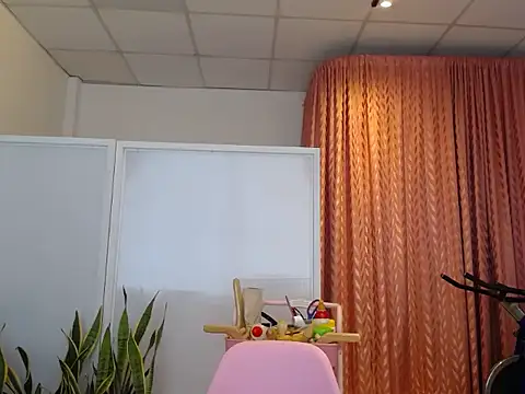 Snapshot of Manuela_lara_ chatting on 10.23.25 Manuela lara online show from 10.23.25