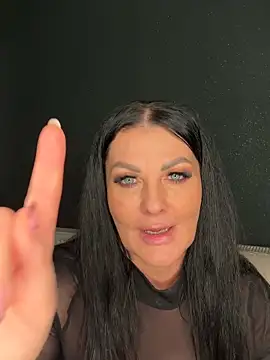 Nola Luxx-offiziell online show from 02.04.26