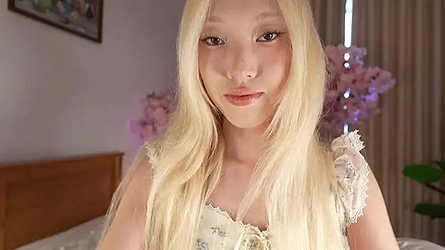 Snapshot of Bubblegumdream13 chatting on 07.17.26 Bubblegumdream13 online show from 07.17.26