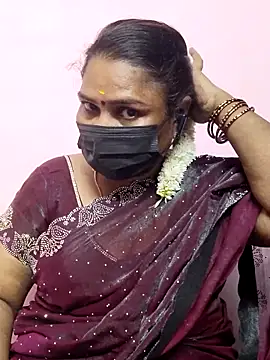 Snapshot of Tamil_Azhaghi25 chatting on 10.19.25 Tamil Azhaghi25 online show from 10.19.25