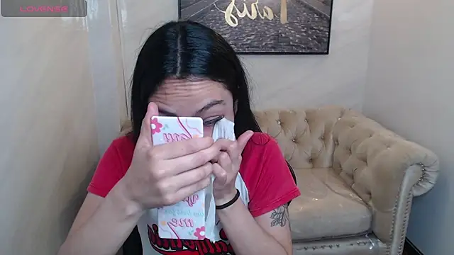 Snapshot of Tifany_v chatting on 11.30.25 Tifany v online show from 11.30.25