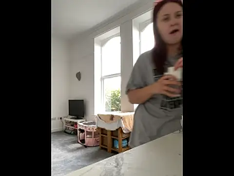 Snapshot of RoseMaee chatting on 10.28.25 RoseMaee online show from 10.28.25