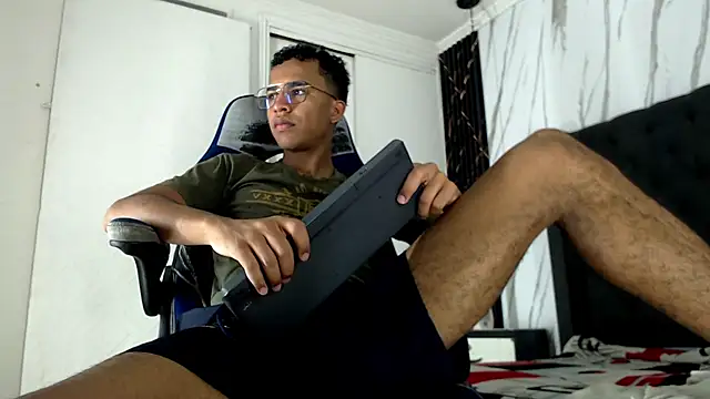 aston xvera online show from 11.09.25