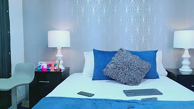 ZoeWilliis online show from 03.13.26