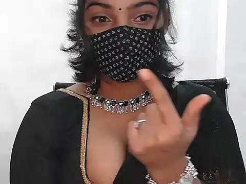 Hott Noor online show from 11.07.25