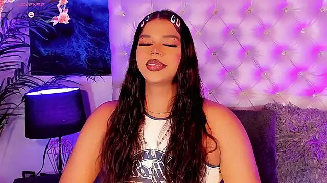 Valeria Swett  online show from 07.11.26