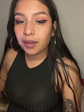  Chloe Smith online show from 04.16.26