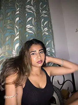 STRIP GLOW online show from 03.01.26