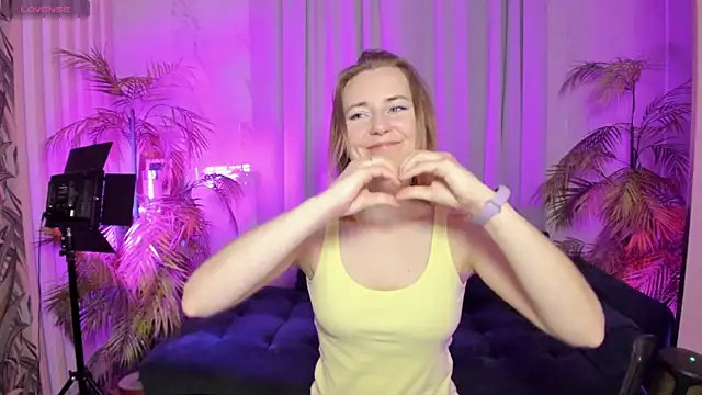 MeggySun online show from 10.21.25