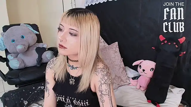 Snapshot of IvyBelle_ chatting on 07.11.26 IvyBelle online show from 07.11.26
