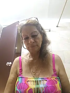 Snapshot of MaryLunne chatting on 02.18.26 MaryLunne online show from 02.18.26