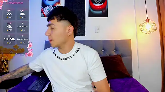 Snapshot of Nicolas_James_Sc chatting on 10.23.25 Nicolas James Sc online show from 10.23.25