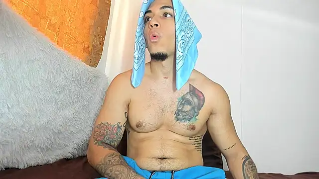 Snapshot of magic_mike_26 chatting on 05.12.26 magic mike 26 online show from 05.12.26