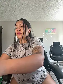 latina curvy22 online show from 04.21.26