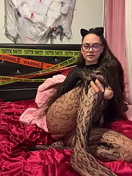 Snapshot of xxx_PocahontaSS chatting on 11.14.25 xxx PocahontaSS online show from 11.14.25