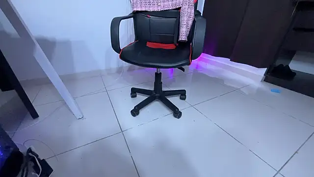 Snapshot of regina_mills_milk chatting on 01.15.26 regina mills milk online show from 01.15.26