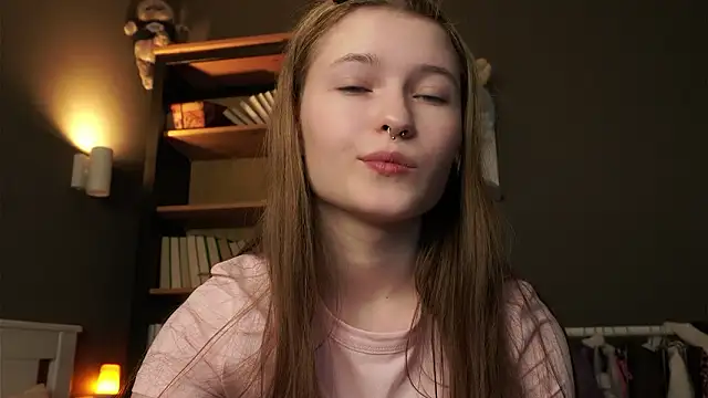 LynHillaire online show from 02.04.26