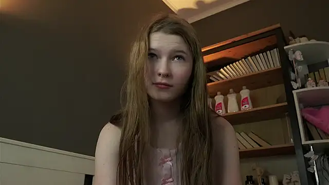 LynHillaire online show from 02.06.26