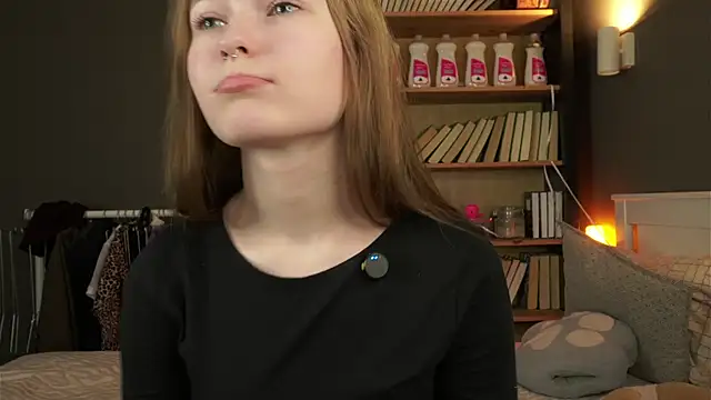 LynHillaire online show from 02.14.26