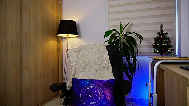 Snapshot of Erick_Thompsonx chatting on 12.04.25 Erick Thompsonx online show from 12.04.25