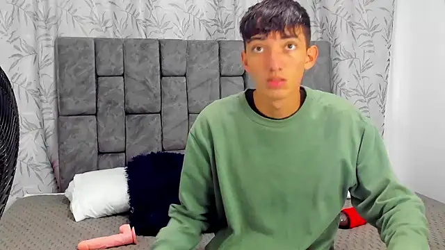 Snapshot of Maikol_Ortiz chatting on 11.28.25 Maikol Ortiz online show from 11.28.25