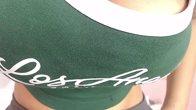 Savannahcruzz online show from 12.22.25