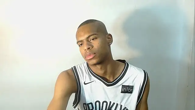 criss zuri online show from 10.14.25